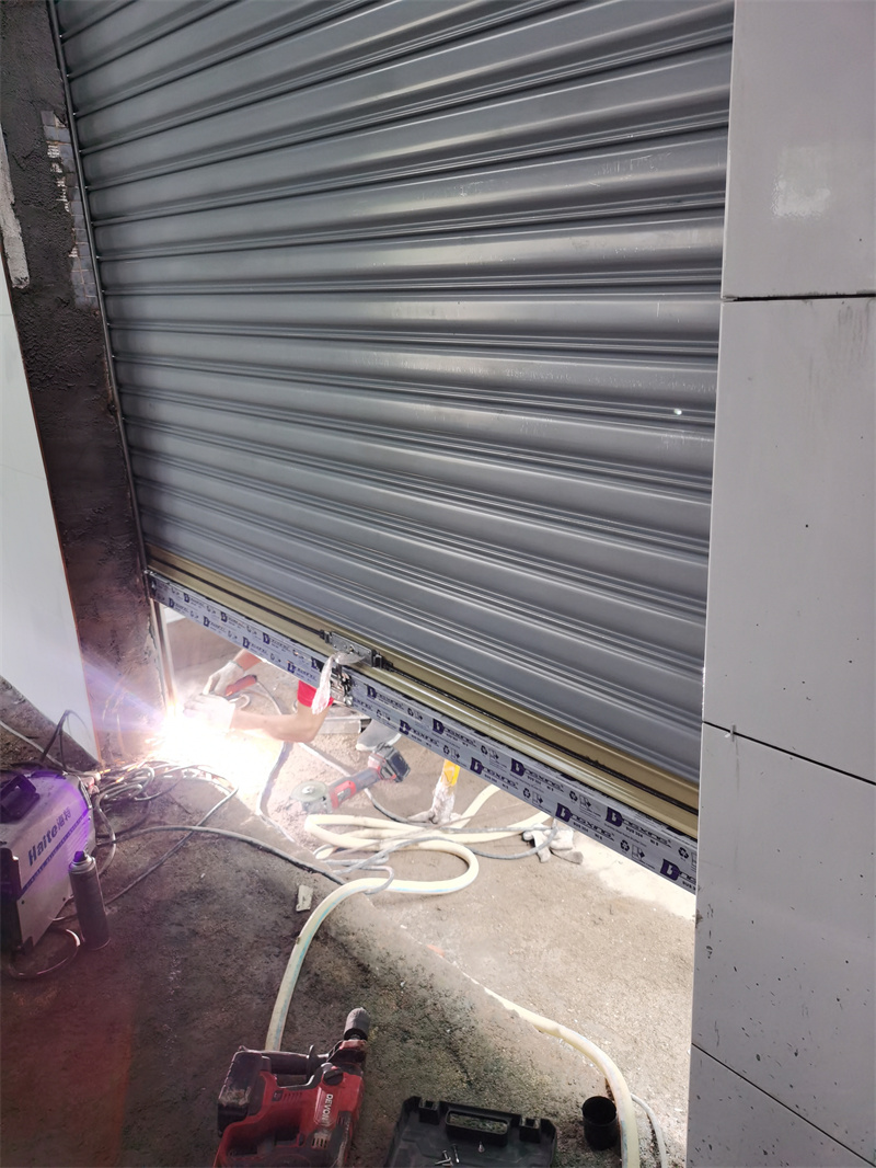 彩鋼手拉卷閘 (4)