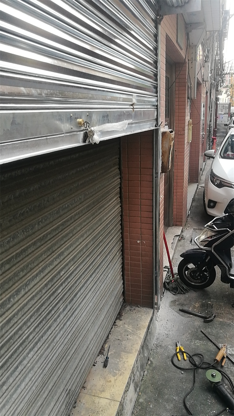 彩鋼手拉卷閘（zhá） (9)