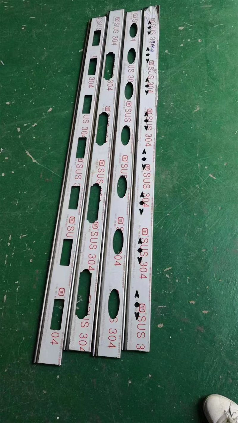  不鏽鋼（gāng）衝孔卷閘樣版